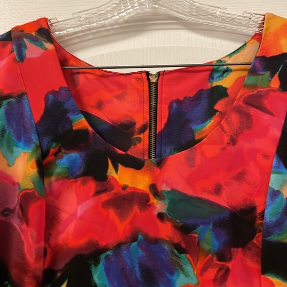 Floral shift dress - Picture 2 of 3